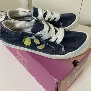 JELLYPOP Lemonada Blue Slip On Laced Up Sneakers Lemon Slices Embroidered 6.5